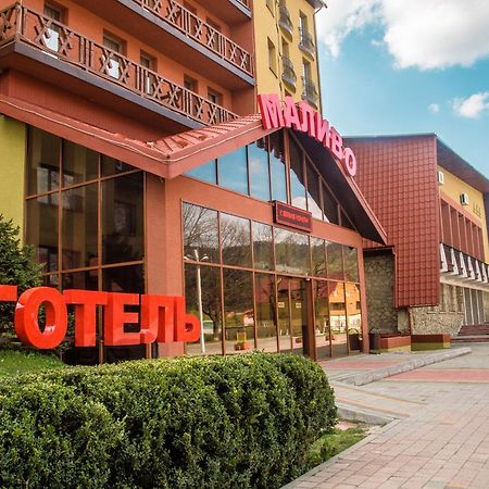 Malyvo Hotel Dilyatyn 외부 사진