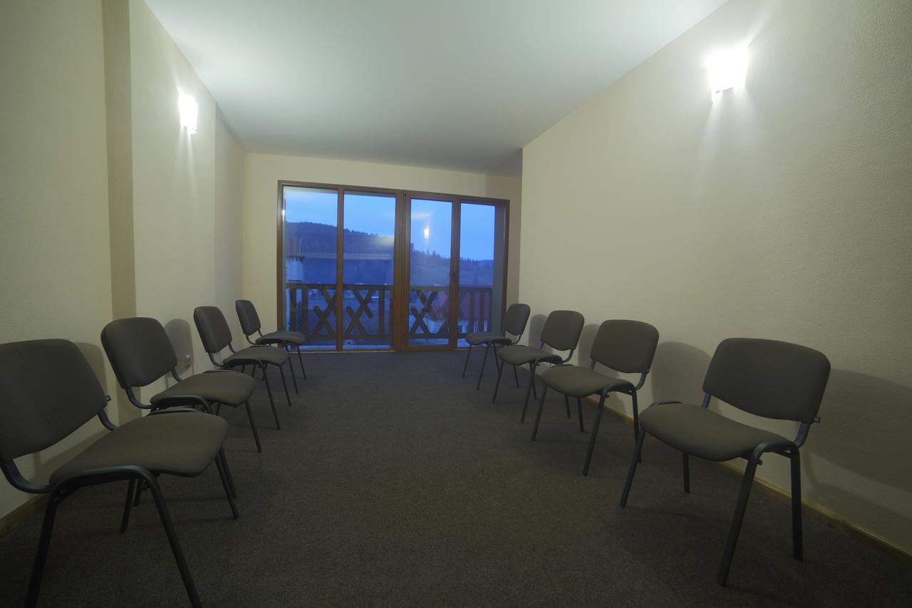Malyvo Hotel Dilyatyn 외부 사진