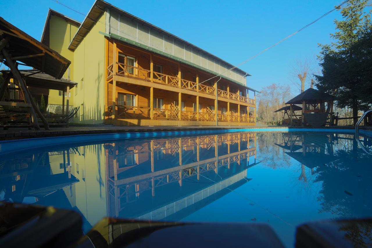 Malyvo Hotel Dilyatyn 외부 사진