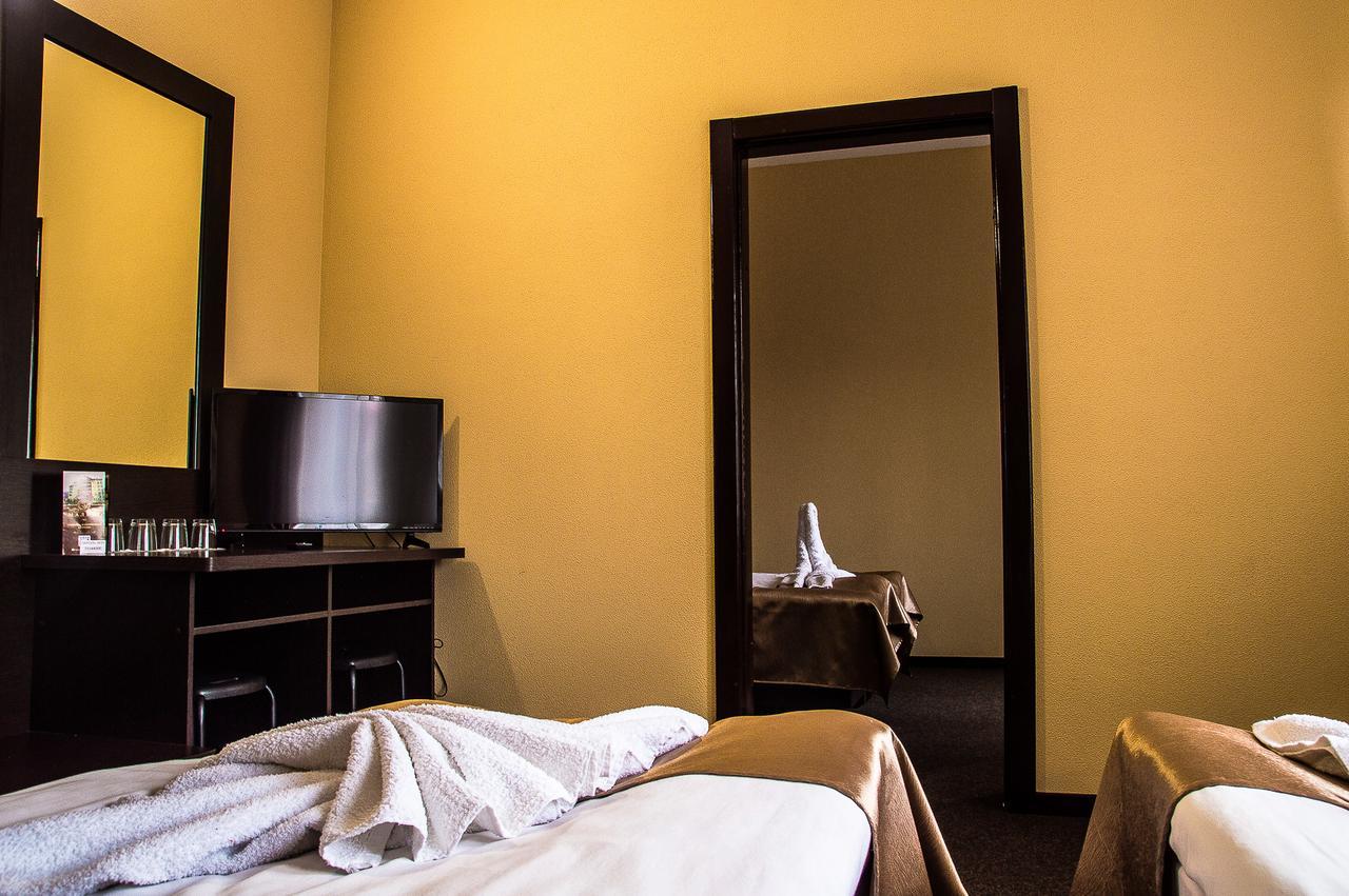 Malyvo Hotel Dilyatyn 외부 사진