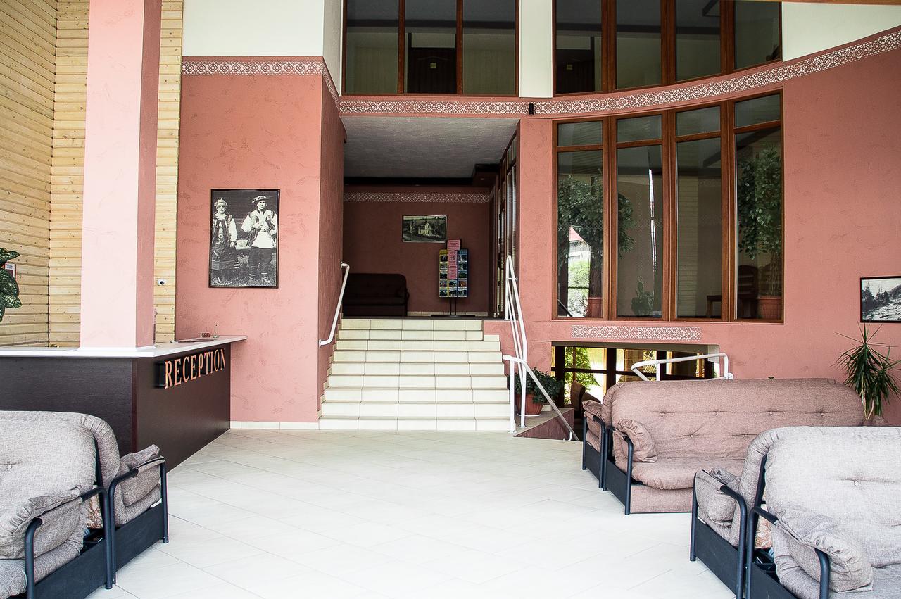 Malyvo Hotel Dilyatyn 외부 사진