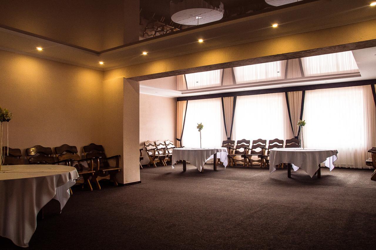 Malyvo Hotel Dilyatyn 외부 사진