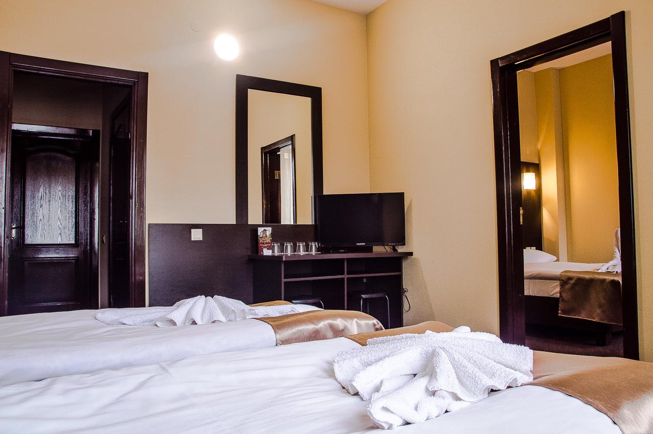 Malyvo Hotel Dilyatyn 외부 사진