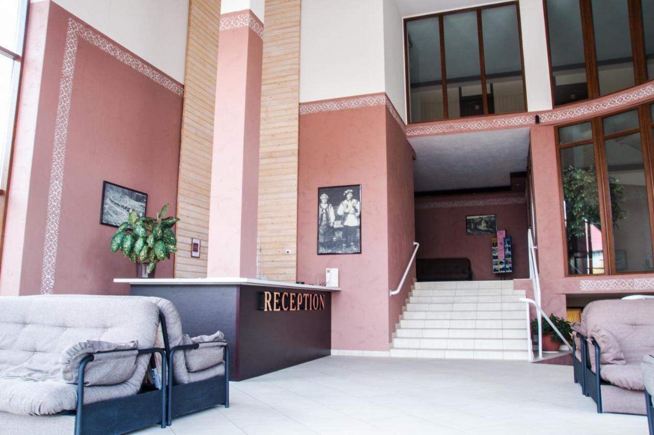 Malyvo Hotel Dilyatyn 외부 사진